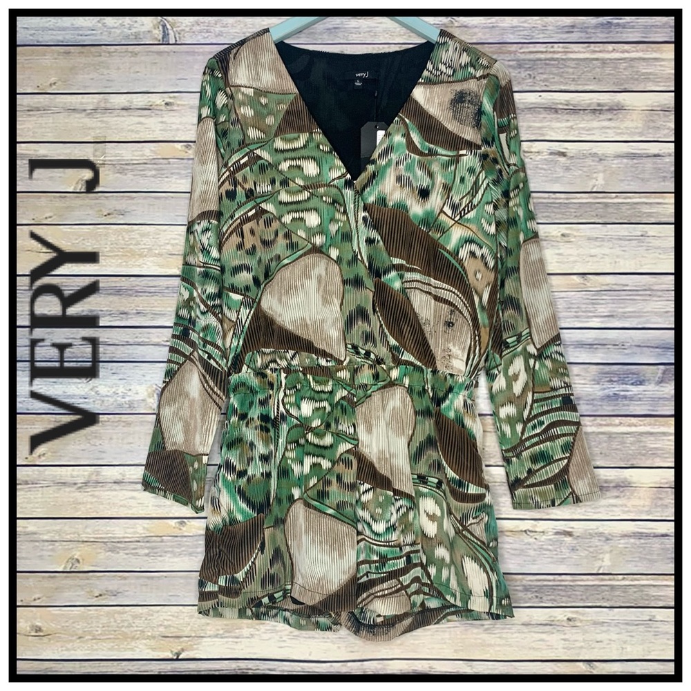 NWT Very J Long Sleeve Romper, Size L